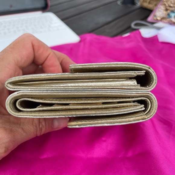 Chanel lucky charm double wallet. Gold, pre-loved - Picture 14 of 16